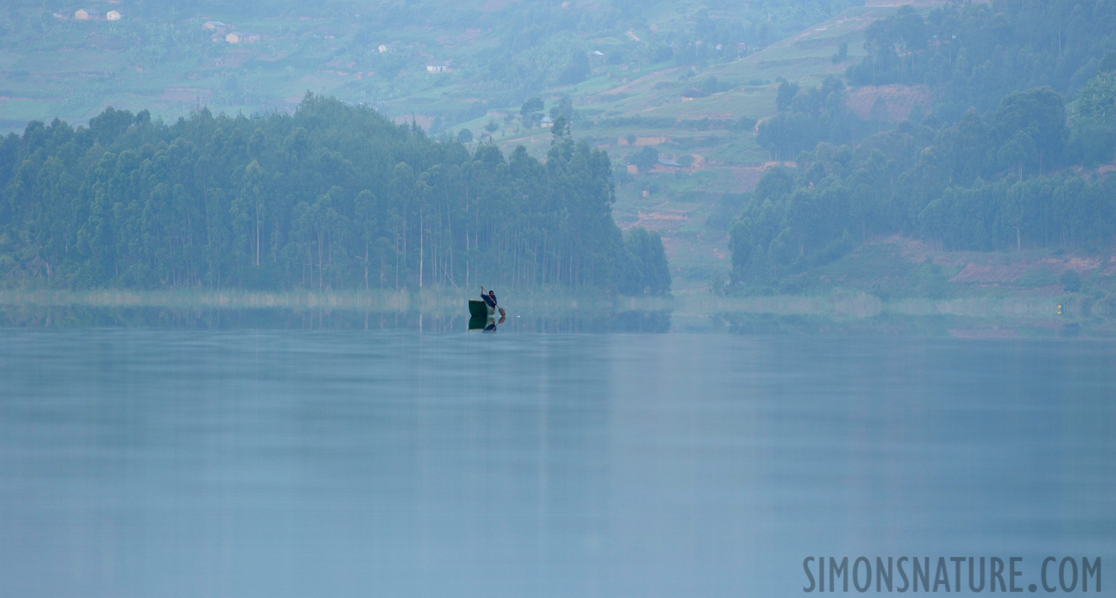 Lake Bunyoni [400 mm, 1/160 sec at f / 5.6, ISO 400]